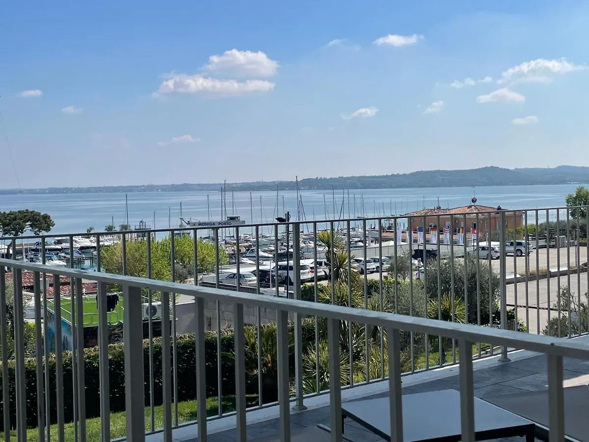 Lägenhetshotell La Giolosa Gardapartments Moniga del Garda