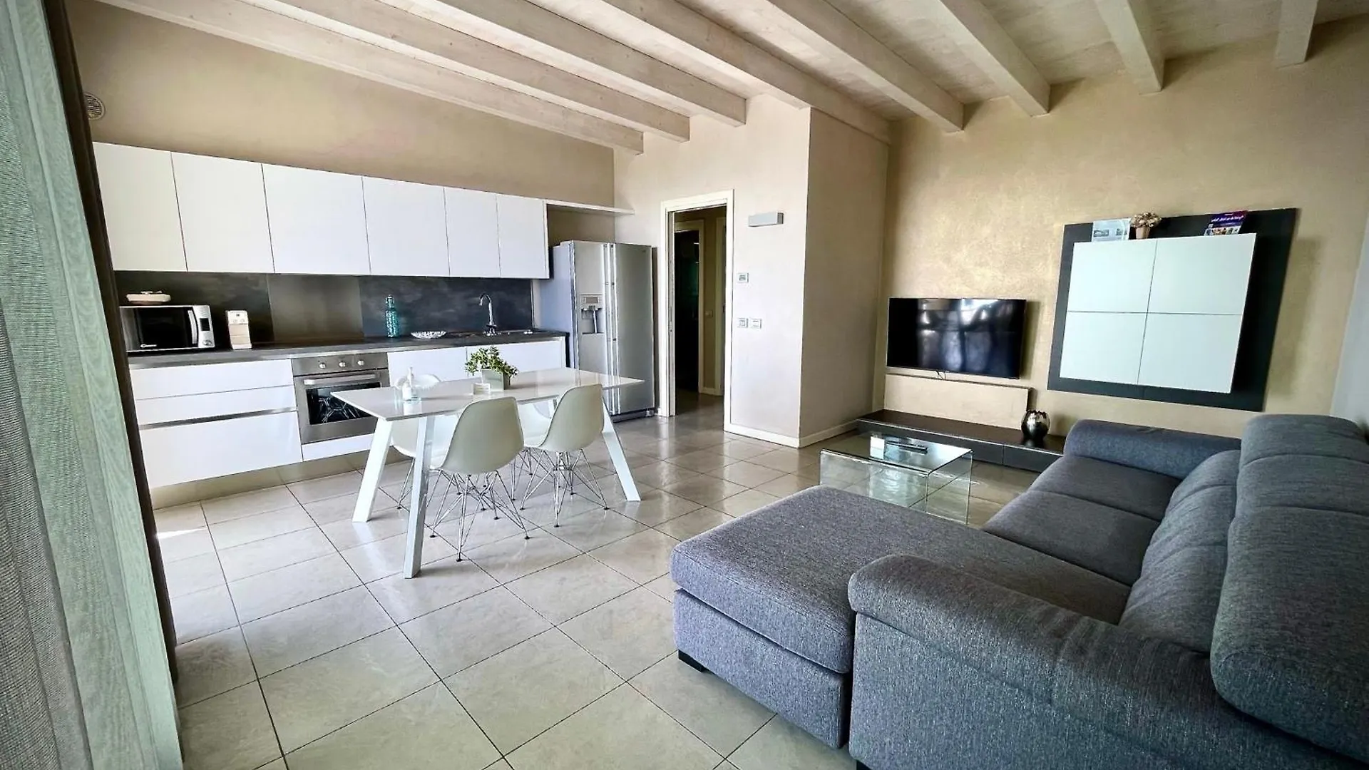 Lägenhetshotell La Giolosa Gardapartments Moniga del Garda