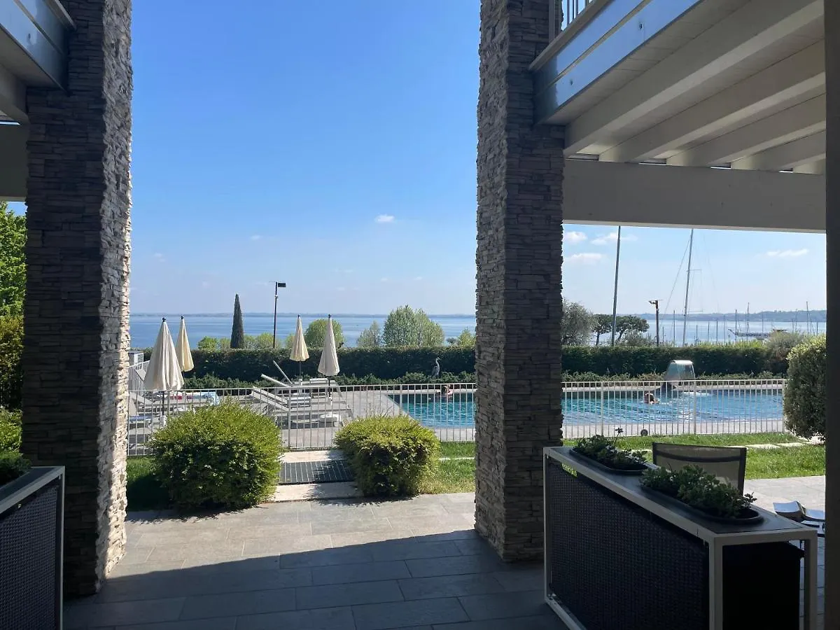La Giolosa Gardapartments Moniga del Garda 3*,